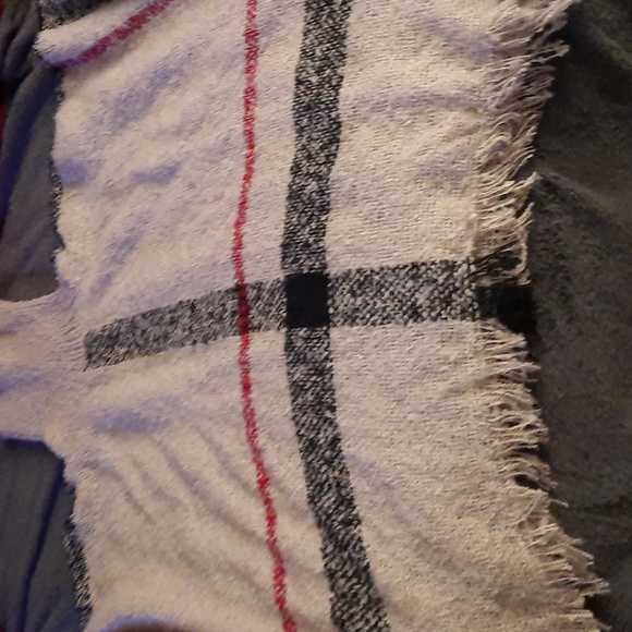 Turtleneck sweater poncho - Picture 9 of 9